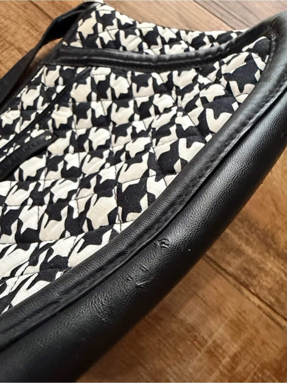 Vera Bradley black & white trapeze trimmed crossbody purse